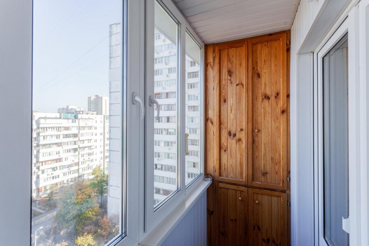 Квартира Біля Трц "Dream Town 2" Kiev Ngoại thất bức ảnh